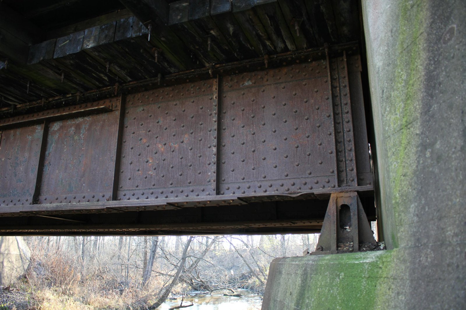 Girder end, north track